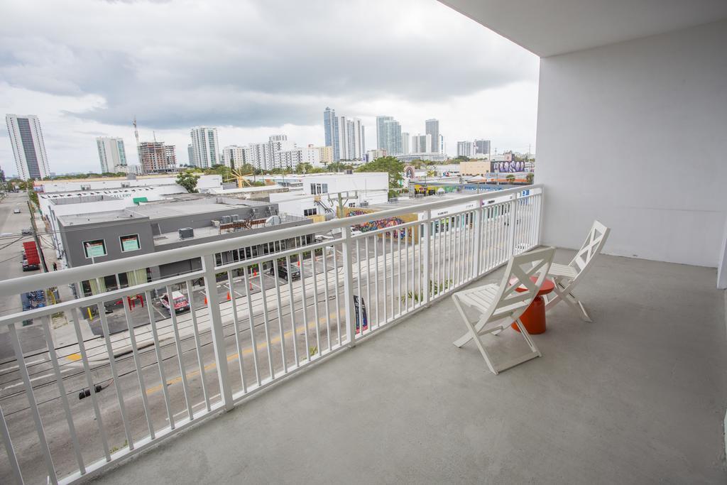 Real Living Hotel Residence Miami Bagian luar foto