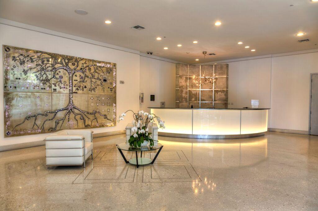 Real Living Hotel Residence Miami Bagian luar foto