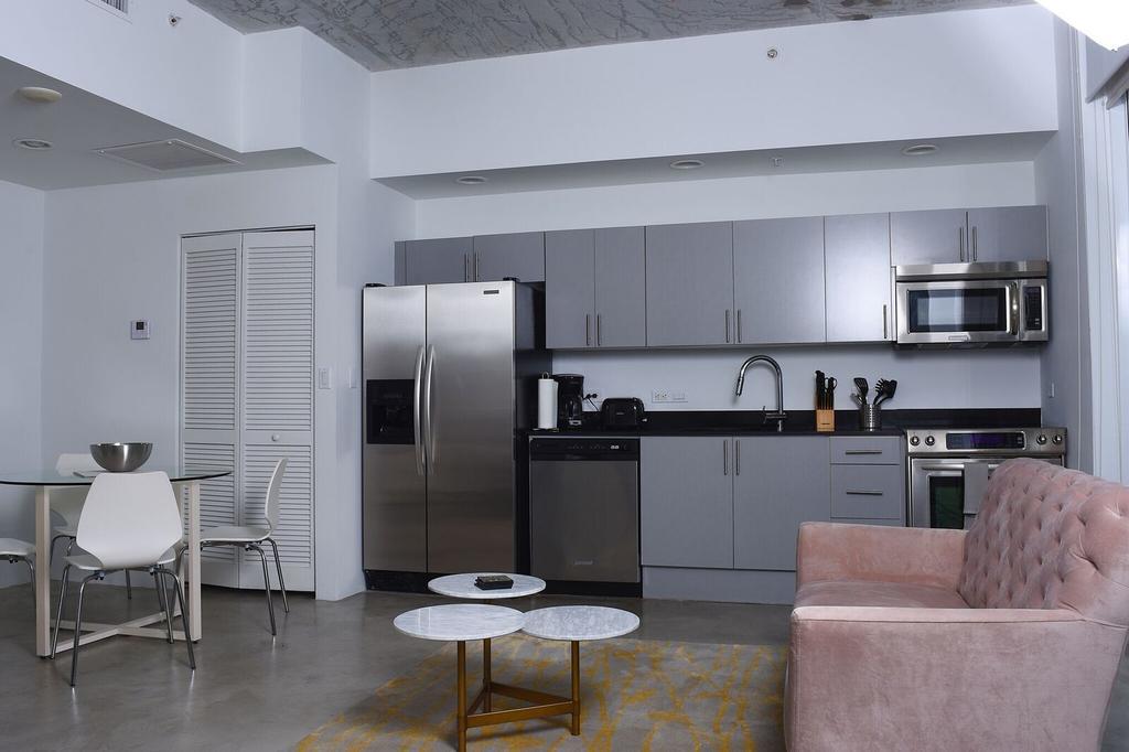 Real Living Hotel Residence Miami Bagian luar foto